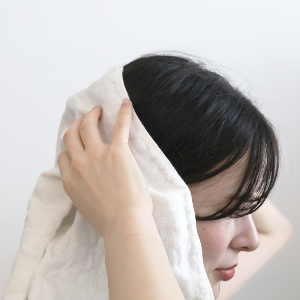 女性の頭皮臭ケアは毛穴ケアがカギ　正しいスカルプケアを